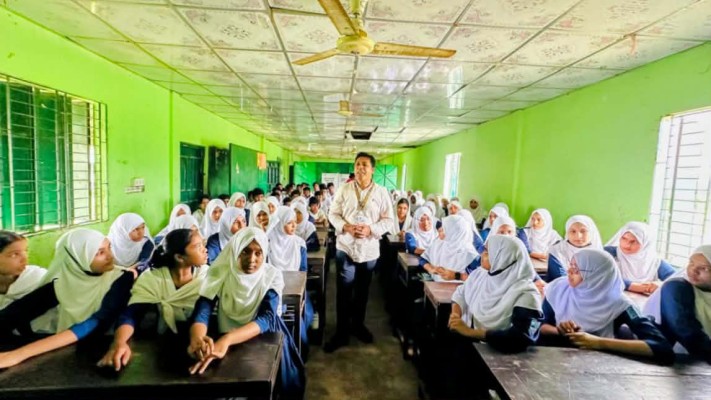 https://www.daily-bangladeshmirror.com/post/kksbajare-skulgamee-sikshartheeder-swasthz-oo-nirapttay-bisesh-prcarna