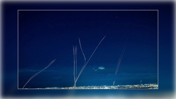 ইসরাইলের শতাধিক শহরে একযোগে ইরান ও হিজবুল্লাহর হামলা