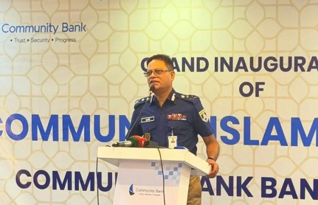 সাংবাদিক সাহেবরা মাদকের টাকার ভাগ না পেলে লিখছেন পুলিশ অকার্যকর: আইজিপি