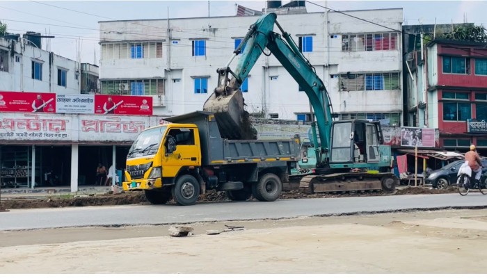 https://www.daily-bangladeshmirror.com/post/mhasrker-smprsarner-mati-onztr-bikrir-ovizog-matir-traksh-ekjn-atk
